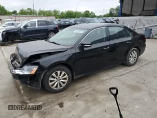 ✅ 2013 Volkswagen Passat S • VIN: 1VWAP7A3XDC081205 • Лот: 58378335. Опубликован ранее на Copart с пробегом Не указан. Бесплатный доступ к архиву аукционных продаж из США и подробный отчёт об истории автомобиля на DreamBid. Изображение 1.
