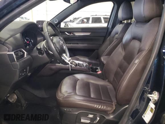 ✅ 2022 Mazda CX-5 Signature • VIN: JM3KFBXY3N0602355 • Lot: 82408715. Wystawiony na Copart z przebiegiem 38 859 mil. Bezpłatny archiwum sprzedaży aukcyjnych z USA i szczegółowy raport historii pojazdu na DreamBid. Zdjęcie 7.