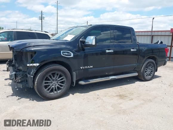 ✅ 2017 Nissan Titan Platinum Reserve • VIN: 1N6AA1E69HN507463 • Lot: 42173186. Wystawiony na IAAI z przebiegiem 198 565 mil. Bezpłatny archiwum sprzedaży aukcyjnych z USA i szczegółowy raport historii pojazdu na DreamBid. Zdjęcie 2.