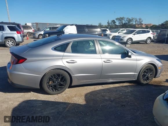 ✅ 2021 Hyundai Sonata SEL • VIN: KMHL64JA2MA152111 • Lot: 43457598. Listed on IAAI with 73,525 mi. Free auction sales archive from the USA and detailed vehicle history report at DreamBid. Image 13.