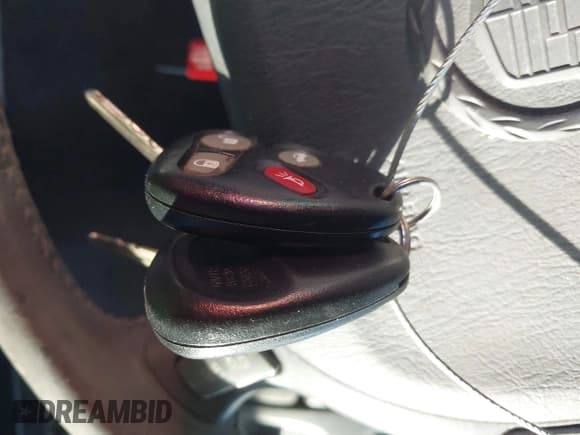 ✅ 2005 Cadillac DeVille • VIN: 1G6KD54Y35U260129 • Lot: 42767761. Wystawiony na IAAI z przebiegiem 169 986 mil. Bezpłatny archiwum sprzedaży aukcyjnych z USA i szczegółowy raport historii pojazdu na DreamBid. Zdjęcie 11.