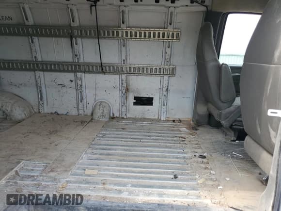 ✅ 2009 GMC Savana • VIN: 1GTGG296391109413 • Lot: 60260905. Wystawiony na Copart z przebiegiem 286 578 mil. Bezpłatny archiwum sprzedaży aukcyjnych z USA i szczegółowy raport historii pojazdu na DreamBid. Zdjęcie 11.