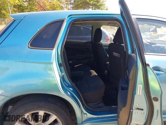 ✅ 2011 Mitsubishi Outlander SE • VIN: JA4AR4AU0BZ019448 • Lot: 43399629. Wystawiony na IAAI z przebiegiem 110 116 mil. Bezpłatny archiwum sprzedaży aukcyjnych z USA i szczegółowy raport historii pojazdu na DreamBid. Zdjęcie 8.