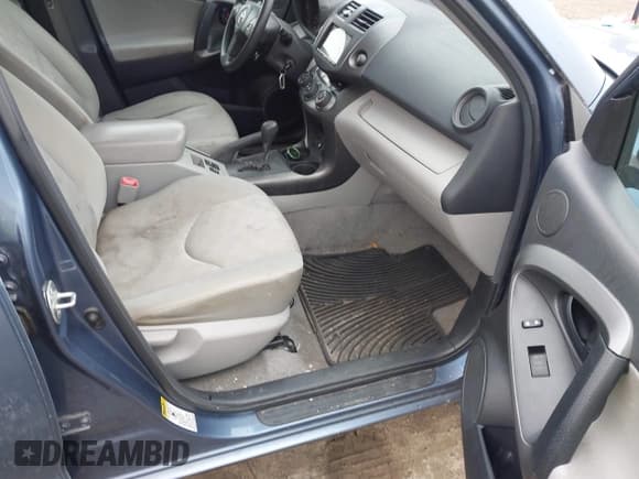 ✅ 2012 Toyota RAV4 • VIN: 2T3BF4DV2CW216470 • Lot: 43760858. Listed on IAAI with 79,535 mi. Free auction sales archive from the USA and detailed vehicle history report at DreamBid. Image 5.