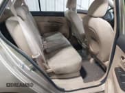 ✅ 2008 Kia Rondo LX • VIN: KNAFG526587142140 • Lot: 42443498. Wystawiony na IAAI z przebiegiem 145 832 mil. Bezpłatny archiwum sprzedaży aukcyjnych z USA i szczegółowy raport historii pojazdu na DreamBid. Zdjęcie 8.