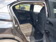 ✅ 2024 Mitsubishi Eclipse Cross LE • VIN: JA4ATVAAXRZ018654 • Lot: 40034548. Wystawiony na IAAI z przebiegiem 5 618 mil. Bezpłatny archiwum sprzedaży aukcyjnych z USA i szczegółowy raport historii pojazdu na DreamBid. Zdjęcie 8.