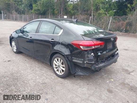 ✅ 2017 Kia Forte LX • VIN: 3KPFL4A7XHE119729 • Lot: 43105299. Wystawiony na IAAI z przebiegiem 102 639 mil. Bezpłatny archiwum sprzedaży aukcyjnych z USA i szczegółowy raport historii pojazdu na DreamBid. Zdjęcie 3.