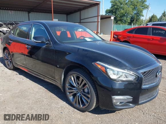 ✅ 2017 Infiniti Q70 3.7 • VIN: JN1BY1PR1HM210707 • Lot: 43153431. Listed on IAAI with 221,229 mi. Free auction sales archive from the USA and detailed vehicle history report at DreamBid. Image 1.