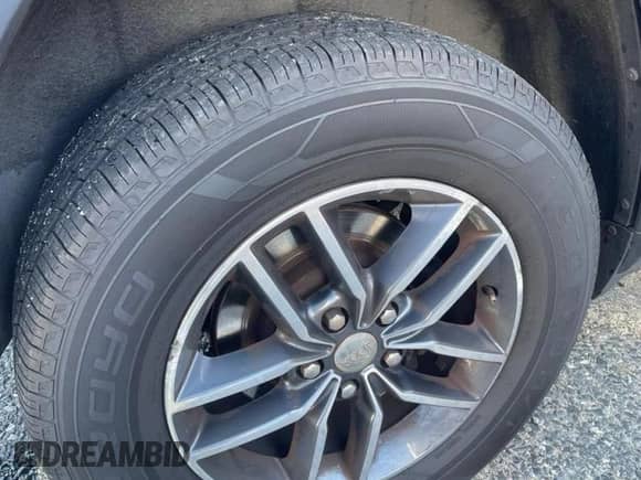 2018 Jeep Grand Cherokee Sterling z VIN 1C4RJFBG8JC162167, wystawiony jako Copart lot #91731335 z przebiegiem 128 078 mil mil oraz Czysty tytuł • Clean title. Historia ofert i sprzedaży dostępna na DreamBid. Obrazek 13.