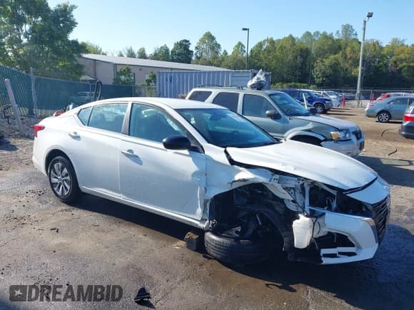 ✅ 2024 Nissan Altima S • VIN: 1N4BL4BV8RN370022 • Lot: 43353210. Wystawiony na IAAI z przebiegiem 85 893 mil. Bezpłatny archiwum sprzedaży aukcyjnych z USA i szczegółowy raport historii pojazdu na DreamBid. Zdjęcie 1.