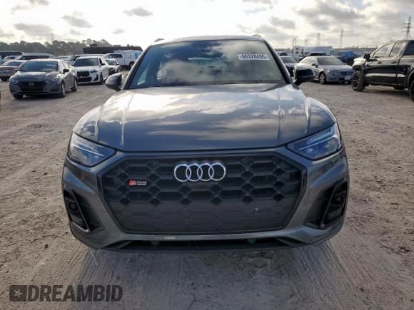 ✅ 2024 Audi SQ5 Premium Plus • VIN: WA1B4AFY0R2011267 • Lot: 66328495. Wystawiony na Copart z przebiegiem 11 945 mil. Bezpłatny archiwum sprzedaży aukcyjnych z USA i szczegółowy raport historii pojazdu na DreamBid. Zdjęcie 5.