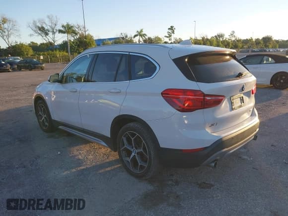 ✅ 2018 BMW X1 xDrive28i • VIN: WBXHT3C3XJ5L30737 • Lot: 43567356. Wystawiony na IAAI z przebiegiem 77 546 mil. Bezpłatny archiwum sprzedaży aukcyjnych z USA i szczegółowy raport historii pojazdu na DreamBid. Zdjęcie 3.