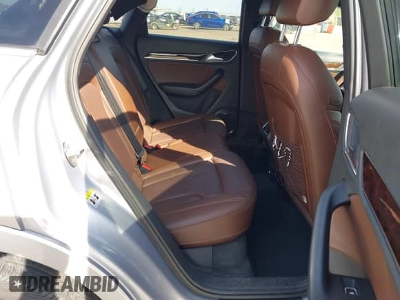 ✅ 2018 Audi Q3 Premium Plus • VIN: WA1HCCFS9JR004429 • Lot: 41681900. Listed on IAAI with 95,263 mi. Free auction sales archive from the USA and detailed vehicle history report at DreamBid. Image 8.