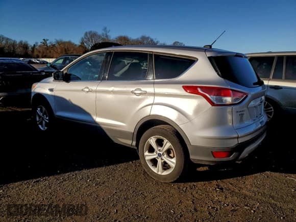 ✅ 2016 Ford Escape SE • VIN: 1FMCU9GX3GUB75866 • Лот: 95094085. Опубликован ранее на Copart с пробегом 177 172 миль. Бесплатный доступ к архиву аукционных продаж из США и подробный отчёт об истории автомобиля на DreamBid. Изображение 2.