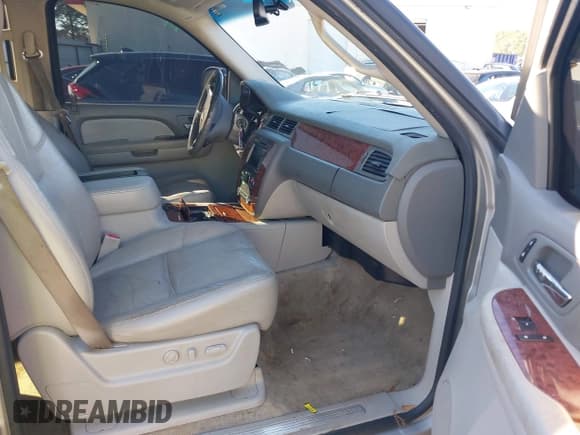 ✅ 2008 Chevrolet Tahoe 2LT • VIN: 1GNFC13028R121968 • Лот: 43601321. Опубликован ранее на IAAI с пробегом 201 278 миль. Бесплатный доступ к архиву аукционных продаж из США и подробный отчёт об истории автомобиля на DreamBid. Изображение 5.