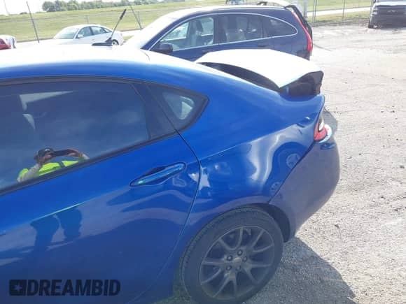 2013 Dodge Dart SXT z VIN 1C3CDFBA1DD181641, wystawiony jako IAAI lot #43176481 z przebiegiem 128 984 mil mil oraz . Historia ofert i sprzedaży dostępna na DreamBid. Obrazek 6.