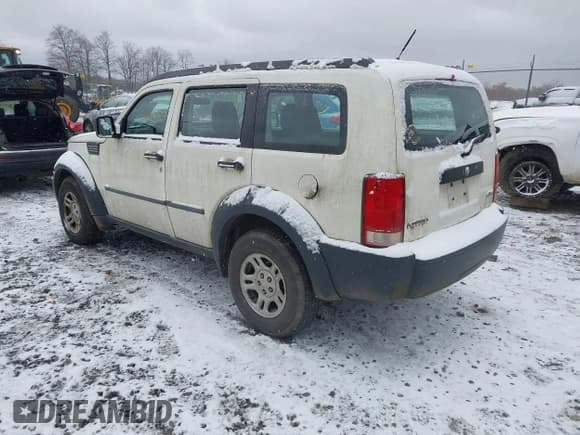 ✅ 2008 Dodge Nitro SXT • VIN: 1D8GU28K48W250727 • Lot: 43644674. Wystawiony na IAAI z przebiegiem 183 243 mil. Bezpłatny archiwum sprzedaży aukcyjnych z USA i szczegółowy raport historii pojazdu na DreamBid. Zdjęcie 3.