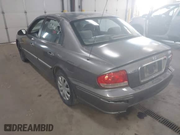 2002 Hyundai Sonata с VIN KMHWF25H22A556239, выставлен на аукционе IAAI как лот 41682061 с пробегом 170 270 миль миль и . История ставок и продаж доступна на DreamBid. Изображение 3.