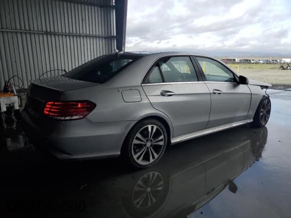 ✅ 2016 Mercedes-Benz E 350 Sport • VIN: WDDHF5KB1GB315844 • Лот: 91641975. Опубликован ранее на Copart с пробегом 136 243 миль. Бесплатный доступ к архиву аукционных продаж из США и подробный отчёт об истории автомобиля на DreamBid. Изображение 3.