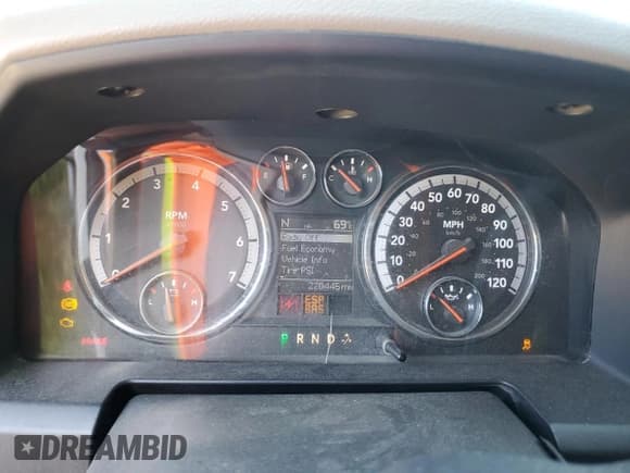 ✅ 2010 Dodge 1500 ST • VIN: 1D7RV1GT2AS149598 • Lot: 65699035. Wystawiony na Copart z przebiegiem 220 445 mil. Bezpłatny archiwum sprzedaży aukcyjnych z USA i szczegółowy raport historii pojazdu na DreamBid. Zdjęcie 9.