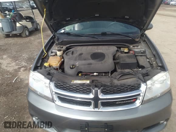 ✅ 2013 Dodge Avenger SXT • VIN: 1C3CDZCG0DN548169 • Lot: 41063345. Wystawiony na IAAI z przebiegiem 126 214 mil. Bezpłatny archiwum sprzedaży aukcyjnych z USA i szczegółowy raport historii pojazdu na DreamBid. Zdjęcie 10.