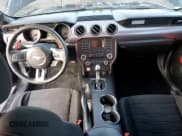 ✅ 2017 Ford Mustang EcoBoost • VIN: 1FA6P8TH2H5304635 • Lot: 90392335. Wystawiony na Copart z przebiegiem 78 791 mil. Bezpłatny archiwum sprzedaży aukcyjnych z USA i szczegółowy raport historii pojazdu na DreamBid. Zdjęcie 8.