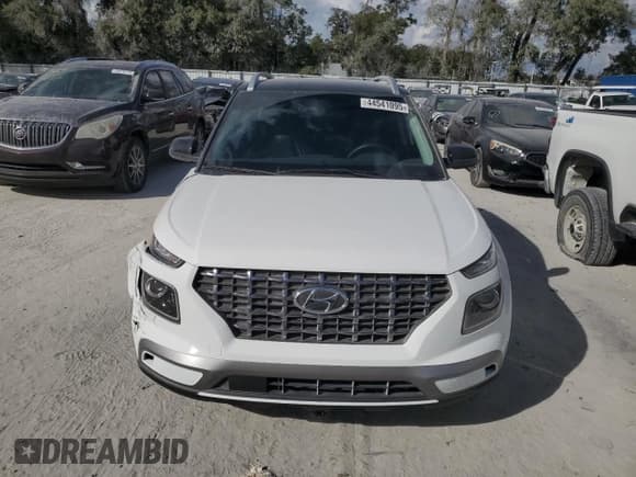 ✅ 2024 Hyundai Venue Limited • VIN: KMHRC8A32RU323800 • Lot: 44541095. Wystawiony na Copart z przebiegiem 2 568 mil. Bezpłatny archiwum sprzedaży aukcyjnych z USA i szczegółowy raport historii pojazdu na DreamBid. Zdjęcie 5.