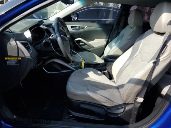 ✅ 2012 Hyundai Veloster w/Gray Int • VIN: KMHTC6AD8CU036424 • Lot: 45939445. Wystawiony na Copart z przebiegiem 119 470 mil. Bezpłatny archiwum sprzedaży aukcyjnych z USA i szczegółowy raport historii pojazdu na DreamBid. Zdjęcie 7.