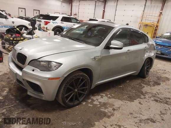 ✅ 2014 BMW X6 M • VIN: 5YMGZ0C52E0C40700 • Лот: 41510398. Опубликован ранее на IAAI с пробегом 96 036 миль. Бесплатный доступ к архиву аукционных продаж из США и подробный отчёт об истории автомобиля на DreamBid. Изображение 18.