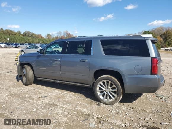✅ 2019 Chevrolet Suburban Premier • VIN: 1GNSKJKJ3KR291615 • Lot: 90142665. Wystawiony na Copart z przebiegiem 130 860 mil. Bezpłatny archiwum sprzedaży aukcyjnych z USA i szczegółowy raport historii pojazdu na DreamBid. Zdjęcie 2.