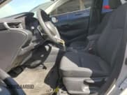 ✅ 2023 Toyota Corolla LE • VIN: 5YFB4MDE6PP008212 • Лот: 82504075. Опубликован ранее на Copart с пробегом 54 962 миль. Бесплатный доступ к архиву аукционных продаж из США и подробный отчёт об истории автомобиля на DreamBid. Изображение 7.