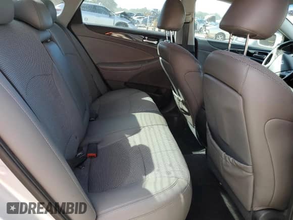 2014 Hyundai Sonata SE z VIN 5NPEC4AC3EH818734, wystawiony jako Copart lot #82428665 z przebiegiem 170 600 mil mil oraz Szkoda całkowita • Salvage title. Historia ofert i sprzedaży dostępna na DreamBid. Obrazek 10.