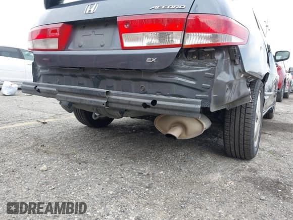 ✅ 2003 Honda Accord EX • VIN: JHMCM56793C085425 • Lot: 42033124. Listed on IAAI with 267,321 mi. Free auction sales archive from the USA and detailed vehicle history report at DreamBid. Image 12.