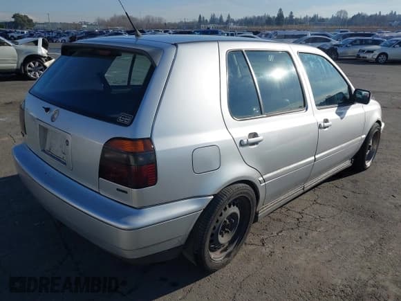 ✅ 1999 Volkswagen Golf • VIN: 3VWJA81HXXM215507 • Лот: 41391464. Опубликован ранее на IAAI с пробегом 167 875 миль. Бесплатный доступ к архиву аукционных продаж из США и подробный отчёт об истории автомобиля на DreamBid. Изображение 4.