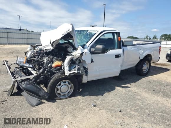 ✅ 2018 Ford F-150 XL • VIN: 1FTMF1CB6JKE26316 • Lot: 68112504. Listed on Copart with 111,879 mi. Free auction sales archive from the USA and detailed vehicle history report at DreamBid. Image 1.