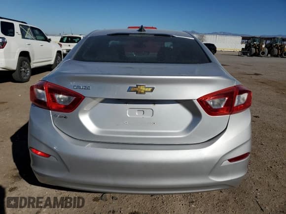 ✅ 2017 Chevrolet Cruze LS • VIN: 1G1BC5SM1H7114484 • Lot: 91451935. Wystawiony na Copart z przebiegiem 139 024 mil. Bezpłatny archiwum sprzedaży aukcyjnych z USA i szczegółowy raport historii pojazdu na DreamBid. Zdjęcie 6.