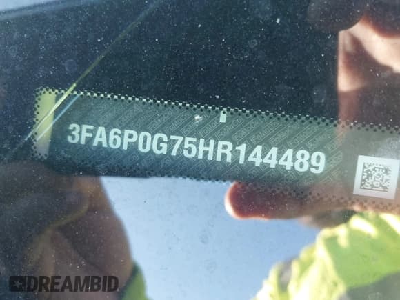 ✅ 2017 Ford Fusion S • VIN: 3FA6P0G75HR144489 • Lot: 43796146. Wystawiony na IAAI z przebiegiem 164 217 mil. Bezpłatny archiwum sprzedaży aukcyjnych z USA i szczegółowy raport historii pojazdu na DreamBid. Zdjęcie 9.