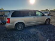 ✅ 2014 Chrysler Town & Country Touring L • VIN: 2C4RC1CG4ER336535 • Лот: 82711445. Опубликован ранее на Copart с пробегом 222 504 миль. Бесплатный доступ к архиву аукционных продаж из США и подробный отчёт об истории автомобиля на DreamBid. Изображение 3.