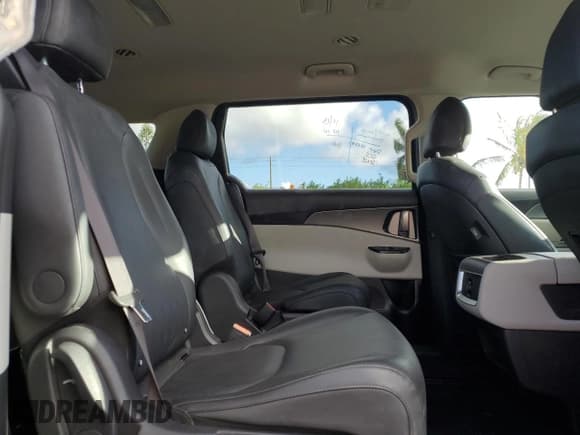 ✅ 2024 Kia Carnival LX • VIN: KNDNB4H32R6432590 • Лот: 85425615. Опубликован ранее на Copart с пробегом 13 912 миль. Бесплатный доступ к архиву аукционных продаж из США и подробный отчёт об истории автомобиля на DreamBid. Изображение 11.