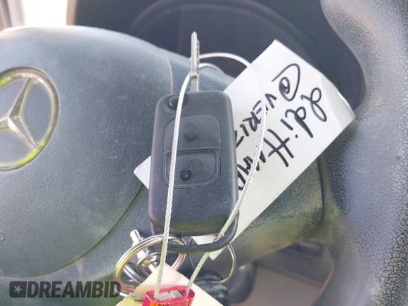 ✅ 2016 Mercedes-Benz Sprinter Cargo • VIN: WD3PE7DD7GP246609 • Lot: 42846416. Wystawiony na IAAI z przebiegiem 192 615 mil. Bezpłatny archiwum sprzedaży aukcyjnych z USA i szczegółowy raport historii pojazdu na DreamBid. Zdjęcie 11.