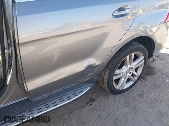 ✅ 2014 Mercedes-Benz M 350 • VIN: 4JGDA2EB6EA309666 • Lot: 43915898. Wystawiony na IAAI z przebiegiem 143 805 mil. Bezpłatny archiwum sprzedaży aukcyjnych z USA i szczegółowy raport historii pojazdu na DreamBid. Zdjęcie 6.