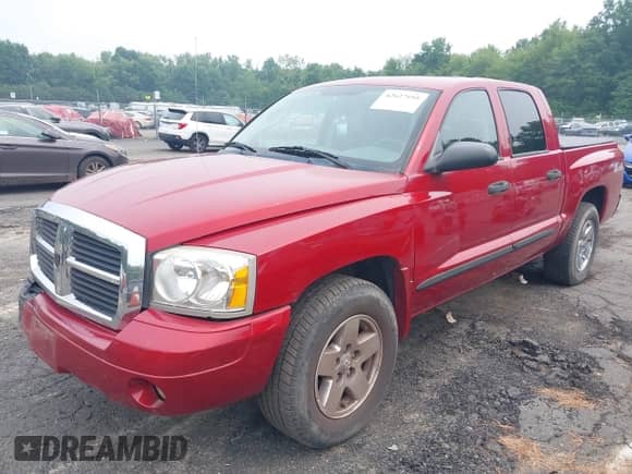 2006 Dodge Dakota SLT с VIN 1D7HW48J26S504655, выставлен на аукционе IAAI как лот 42627195 с пробегом 135 929 миль миль и . История ставок и продаж доступна на DreamBid. Изображение 2.