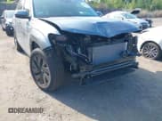 ✅ 2025 Volkswagen Atlas SE • VIN: 1V2KR2CA1SC526135 • Лот: 42706139. Опубликован ранее на IAAI с пробегом 2 706 миль. Бесплатный доступ к архиву аукционных продаж из США и подробный отчёт об истории автомобиля на DreamBid. Изображение 6.