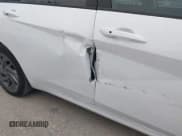 ✅ 2024 Hyundai Elantra SEL • VIN: KMHLM4DG5RU745182 • Lot: 43868357. Wystawiony na IAAI z przebiegiem 35 664 mil. Bezpłatny archiwum sprzedaży aukcyjnych z USA i szczegółowy raport historii pojazdu na DreamBid. Zdjęcie 6.