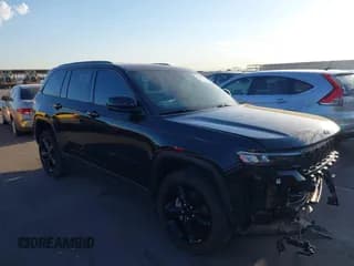 ✅ 2023 Jeep Grand Cherokee Altitude • VIN: 1C4RJGAG6PC662909 • Лот: 42916213. Опубликован ранее на IAAI с пробегом 24 008 миль. Бесплатный доступ к архиву аукционных продаж из США и подробный отчёт об истории автомобиля на DreamBid. Изображение 1.