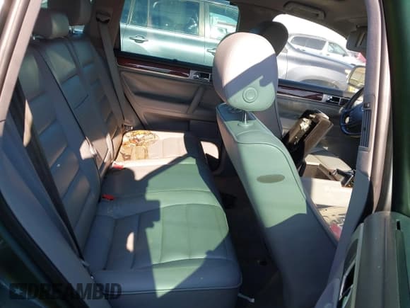 ✅ 2004 Volkswagen Touareg • VIN: WVGEM67L54D027508 • Lot: 42735821. Wystawiony na IAAI z przebiegiem Nie podano. Bezpłatny archiwum sprzedaży aukcyjnych z USA i szczegółowy raport historii pojazdu na DreamBid. Zdjęcie 8.