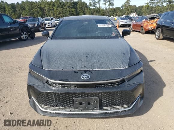 ✅ 2023 Toyota Crown XLE • VIN: JTDAAAAF9P3000159 • Lot: 82610435. Wystawiony na Copart z przebiegiem 37 478 mil. Bezpłatny archiwum sprzedaży aukcyjnych z USA i szczegółowy raport historii pojazdu na DreamBid. Zdjęcie 5.