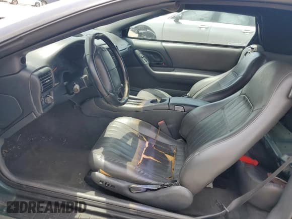 ✅ 1997 Chevrolet Camaro Z28 • VIN: 2G1FP32P0V2102611 • Лот: 63264045. Опубликован ранее на Copart с пробегом 78 141 миль. Бесплатный доступ к архиву аукционных продаж из США и подробный отчёт об истории автомобиля на DreamBid. Изображение 7.