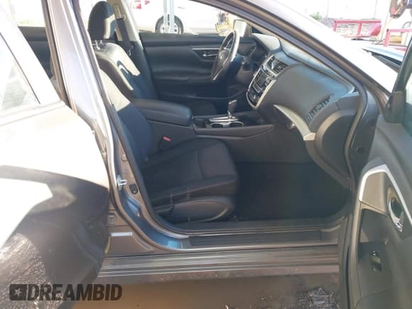 ✅ 2018 Nissan Altima SL • VIN: 1N4AL3AP4JC244524 • Lot: 43740058. Listed on IAAI with 95,833 mi. Free auction sales archive from the USA and detailed vehicle history report at DreamBid. Image 5.