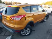 ✅ 2016 Ford Escape SE • VIN: 1FMCU9GX5GUC89240 • Lot: 43723922. Wystawiony na IAAI z przebiegiem 117 832 mil. Bezpłatny archiwum sprzedaży aukcyjnych z USA i szczegółowy raport historii pojazdu na DreamBid. Zdjęcie 4.